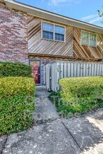 Building Photo - 309 St Charles Ct