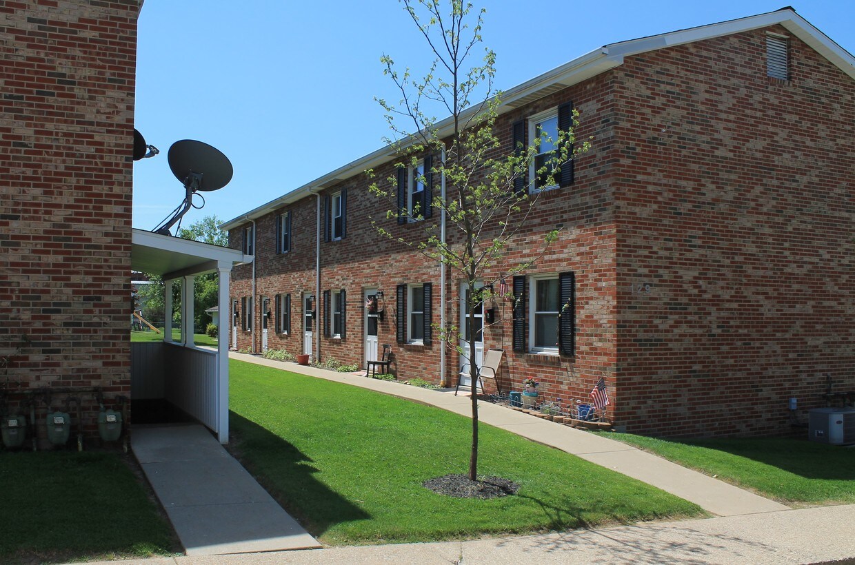 129 Irving Ave, Latrobe, PA 15650 Apartments in Latrobe, PA