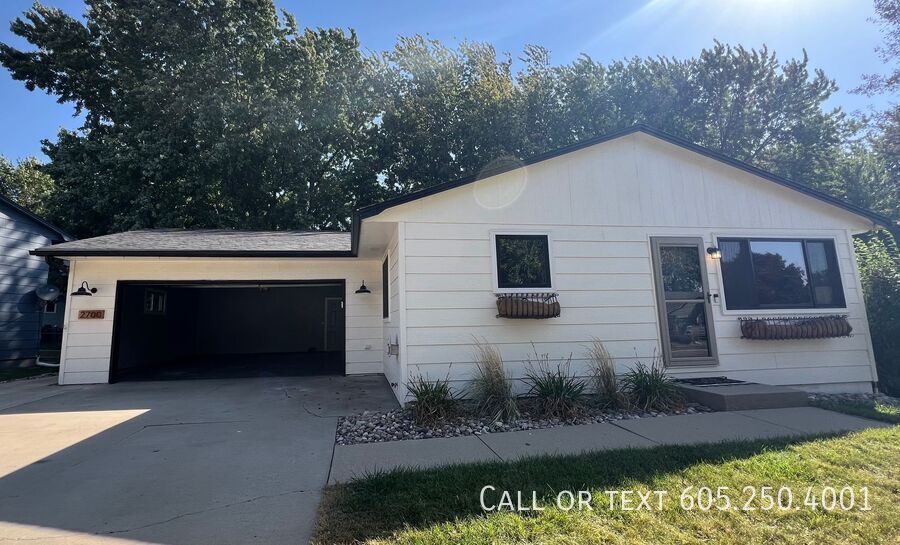 Primary Photo - Spacious 5-Bedroom Home with Modern Update...