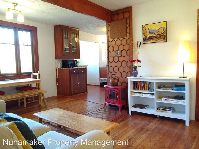 Building Photo - 2 br, 1 bath House - 5905 HWY 30W