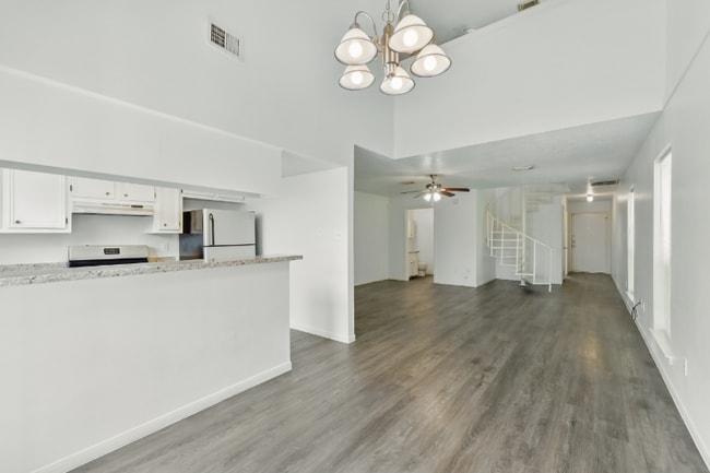 Building Photo - 2079 Country Village Blvd