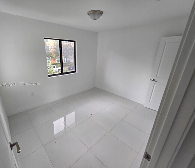 Building Photo - 2771 NW 43rd Ter
