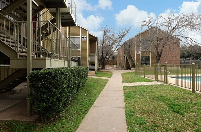 Foto del edificio - 8001 Gessner Dr