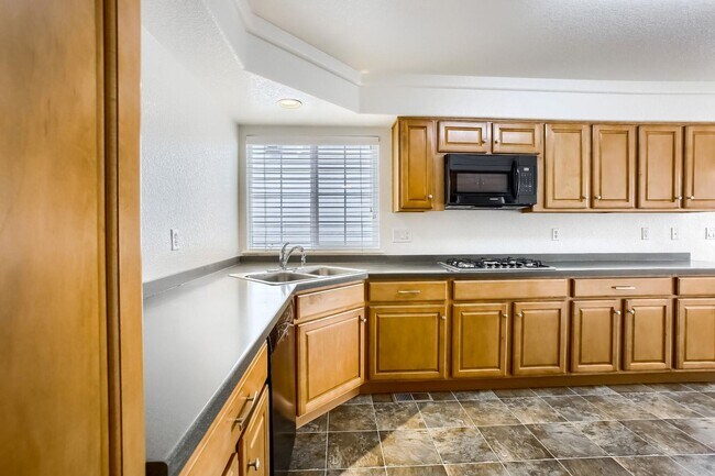 Building Photo - 3 Bedroom single family home in The Broadl...
