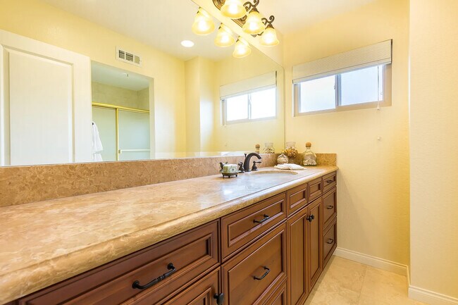 Building Photo - 2305 Danmar Ct