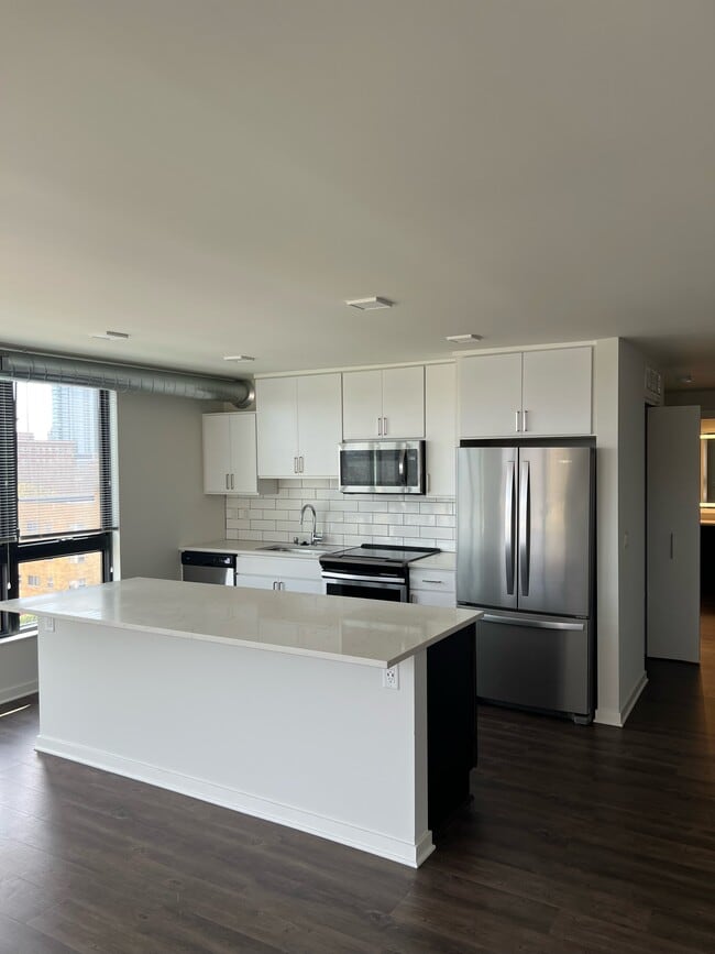 Island Kitchen - Vantage on the Park