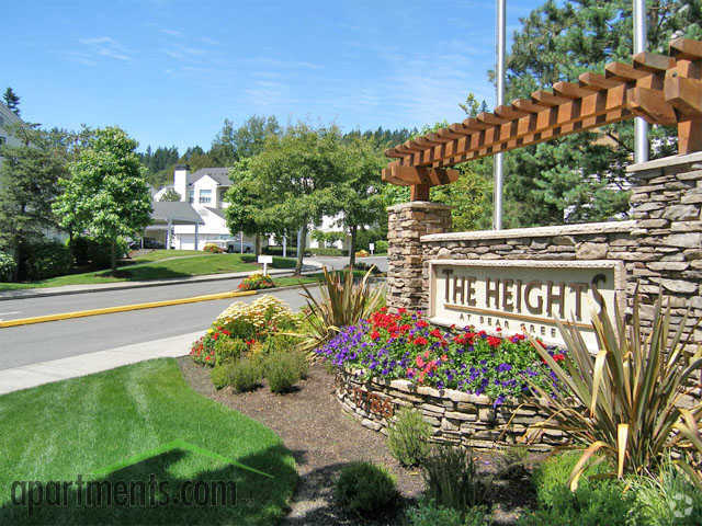 Building Photo - The Heights at Bear Creek