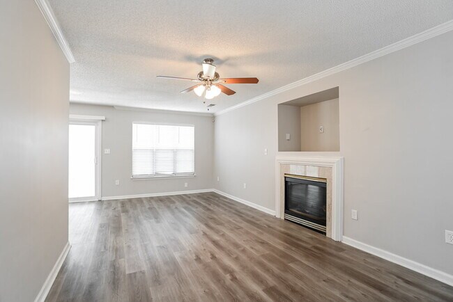 Foto del edificio - 4530 Fox Thorne Dr