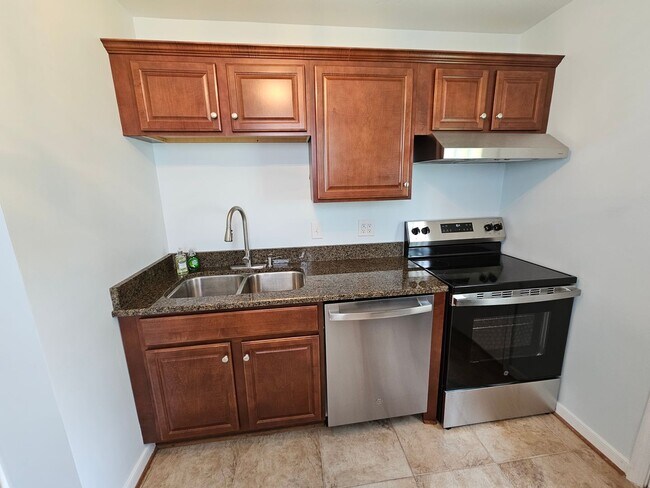 Foto del edificio - Newly Renovated 3BR/1BA Home - West End - ...
