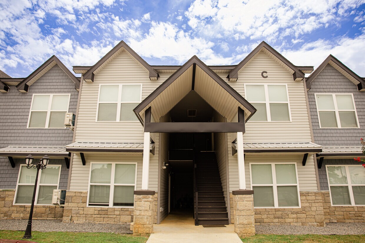 Foto del edificio - 608 Hillcrest Pkwy