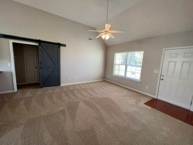 Building Photo - 3 Bed 2 Bath with Bonus in North Blackman ...
