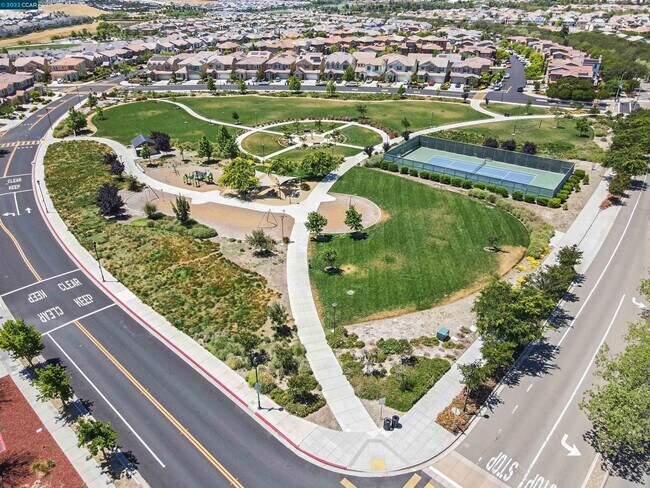 Building Photo - 4730 N Spago Dr
