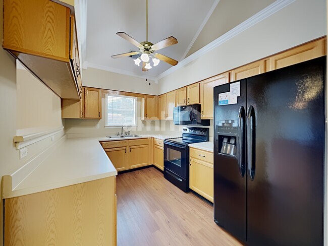 Foto del edificio - 9997 Woodland Grove Dr