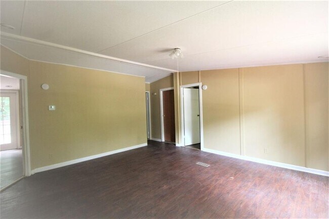 Building Photo - 5096 Pass Ct