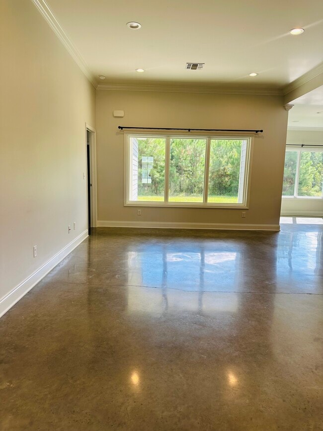 Building Photo - 311 Yellow Pine Dr