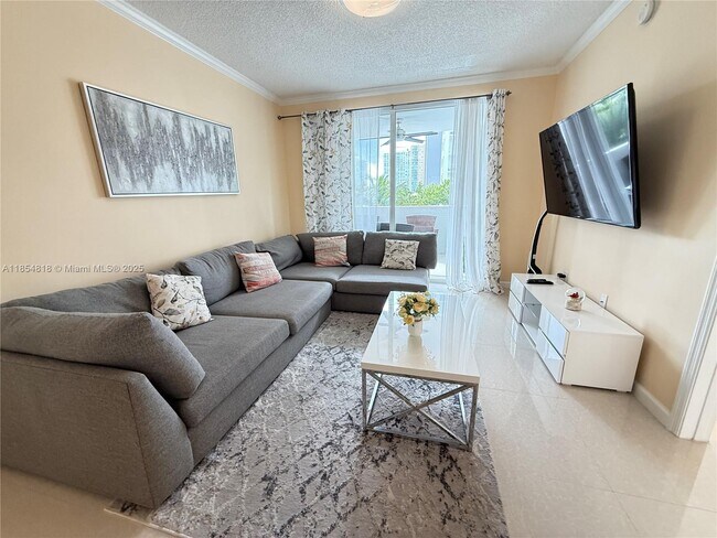 Foto del edificio - 17100 N Bay Rd