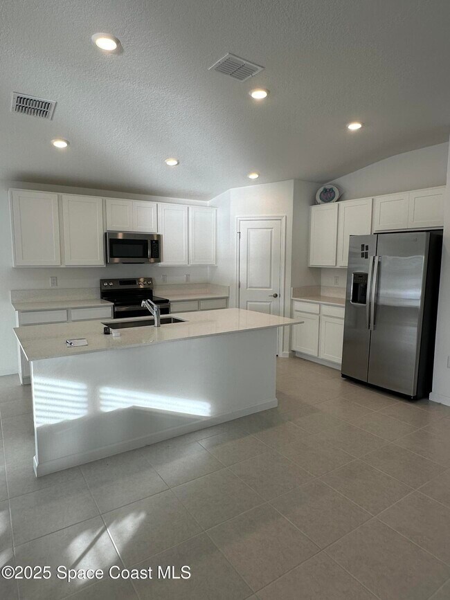 Building Photo - 1825 Diablo Cir SW