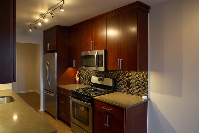 Kitchen - 1640 Oakwood Dr Apartment