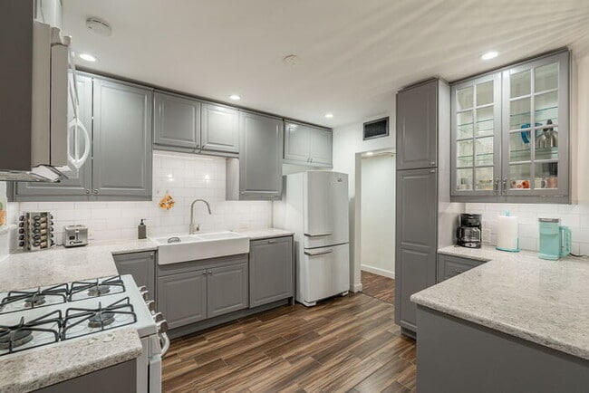 Photo - 1540 W Berridge Ln House