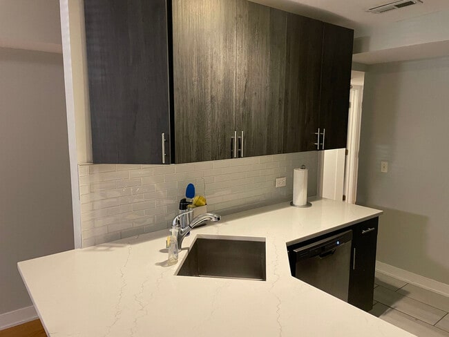 Foto del edificio - 1933 N Sedgwick St