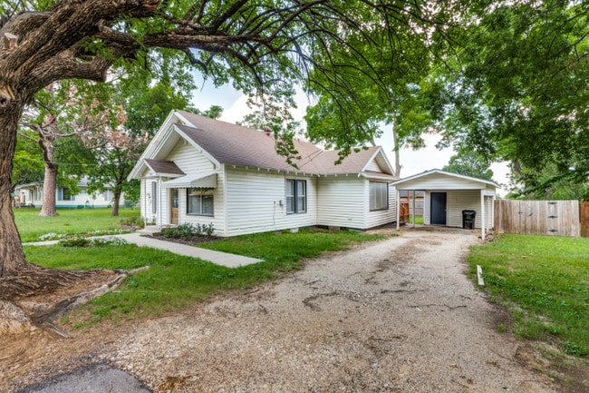 Photo - 909 N Anna St House