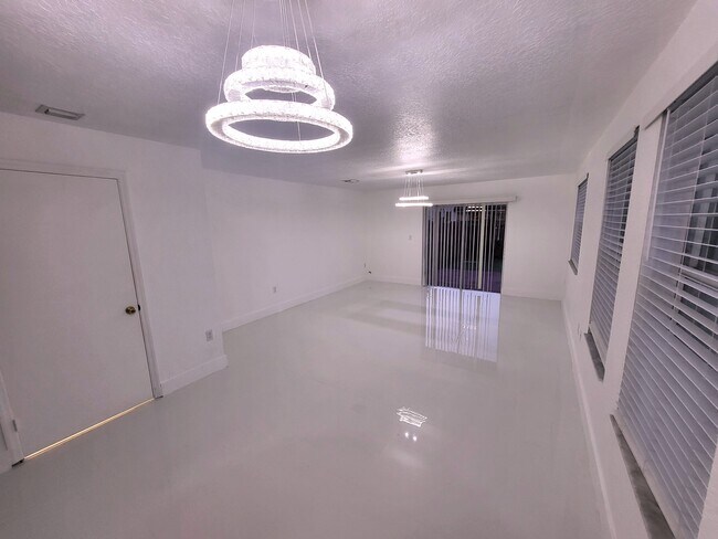Foto del edificio - 19340 SW 103rd Ct
