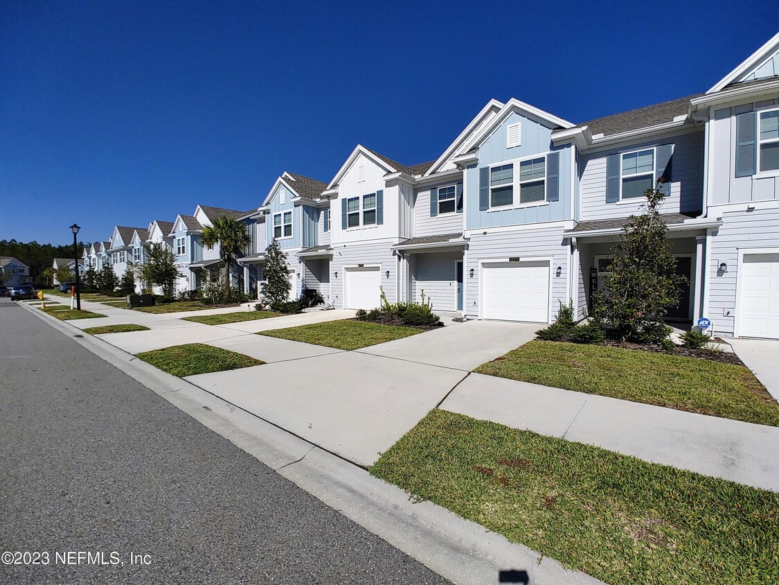 10293 Benson Lake Dr, Jacksonville, FL 32222 Townhome Rentals in Jacksonville FL