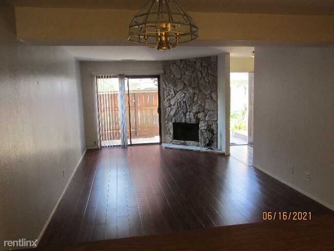 Building Photo - 2 br, 2 bath Condo - 343 Pantano Cir