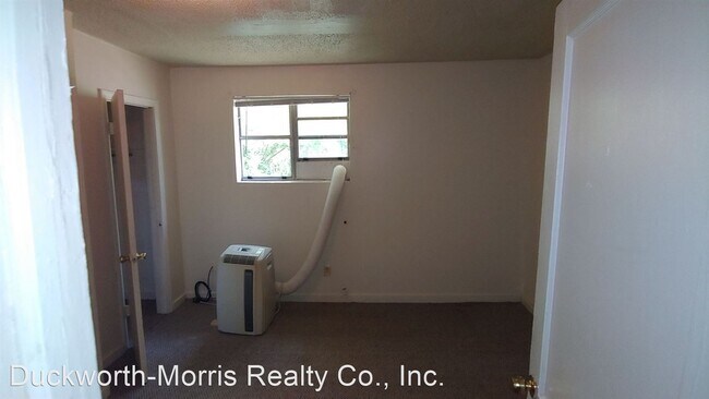 Building Photo - 2 br, 1 bath House - 203 Kicker Road