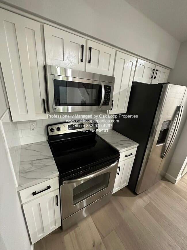 Building Photo - 2100 Commonwealth St