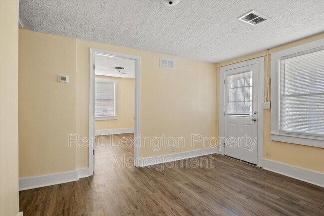 Building Photo - 150 Cook Ave