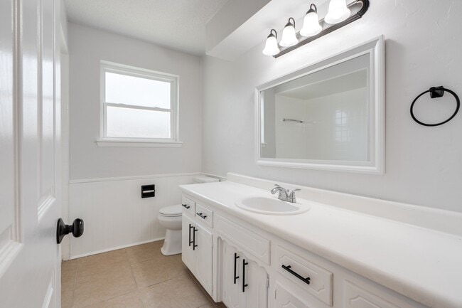 Photo - 4713 Newport Dr House