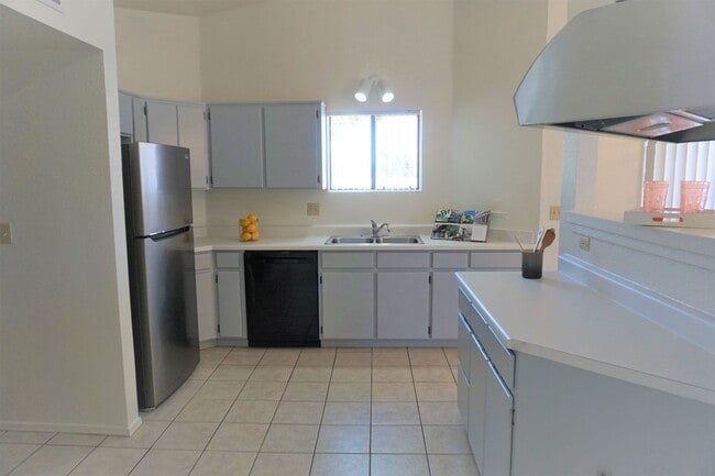 Building Photo - Cozy 3 bedroom home