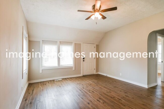 Building Photo - 4057 Boulevard Place