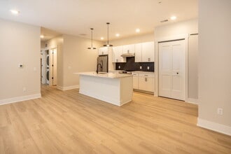 Building Photo - 3066 Fayette Ave SW
