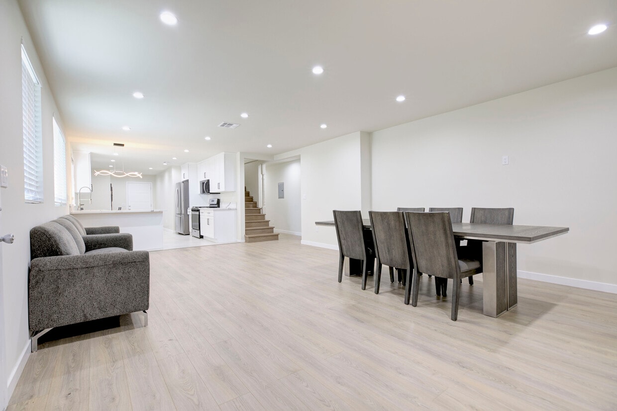 Foto principal - 7711 Forsythe St