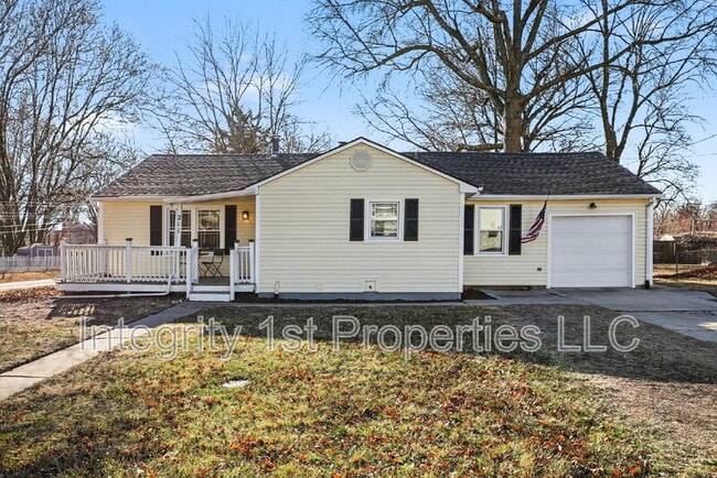 Building Photo - 211 SE 7th St