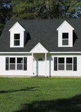 Building Photo - 520 Clyde Ave