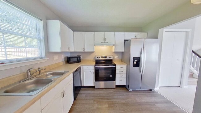 Building Photo - 1532 Gordon Walters Dr
