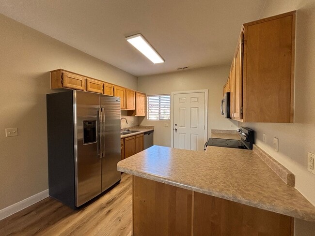 Foto del edificio - APARTMENT IN GREAT LOCATION FOR RENT!