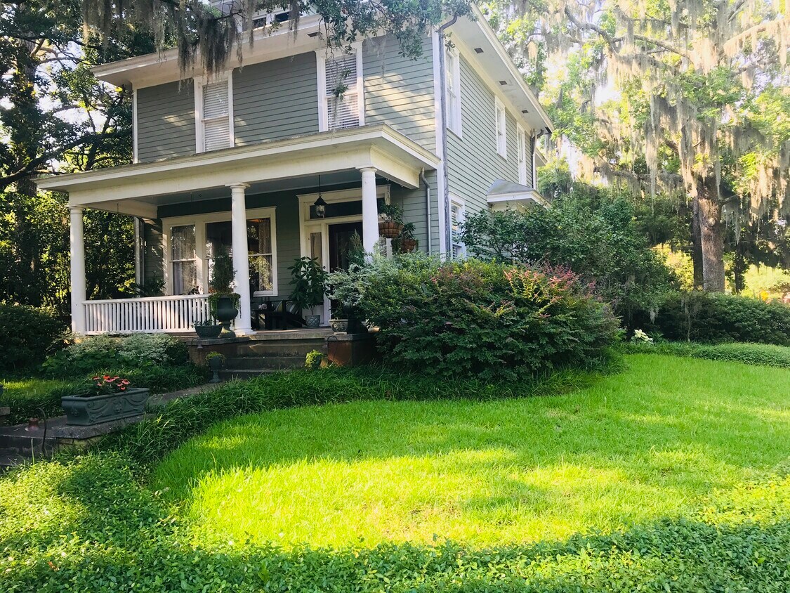 1901 E Henry St, Savannah, GA 31404 House Rental in Savannah, GA