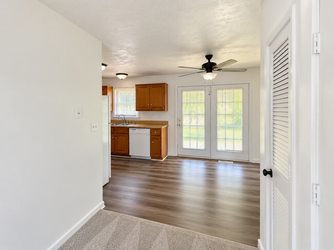 Foto del edificio - 101 Moss Creek Dr