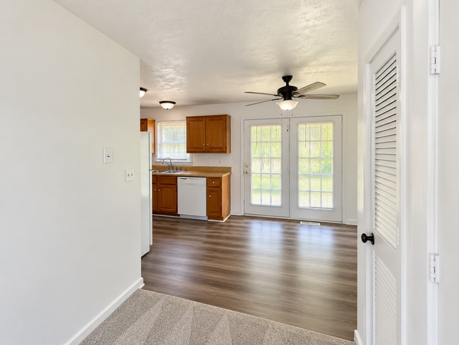 Building Photo - 101 Moss Creek Dr