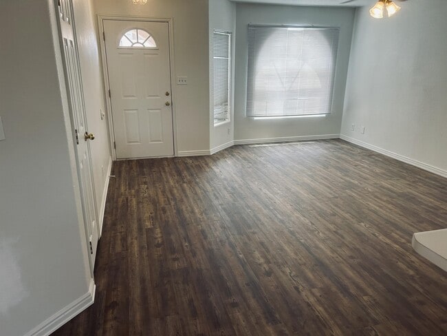 Building Photo - 1122 E 300 S