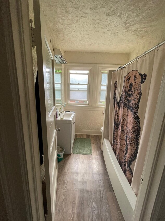 Bathroom - 1705 Crafton Blvd