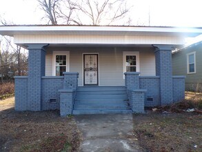 Building Photo - 6703 2nd Ave S