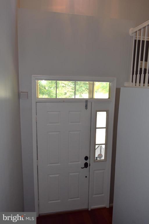 Foto del edificio - 8819 Blue Royale Ln