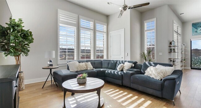 Foto del edificio - 1411 Town Creek Drive Unit 4