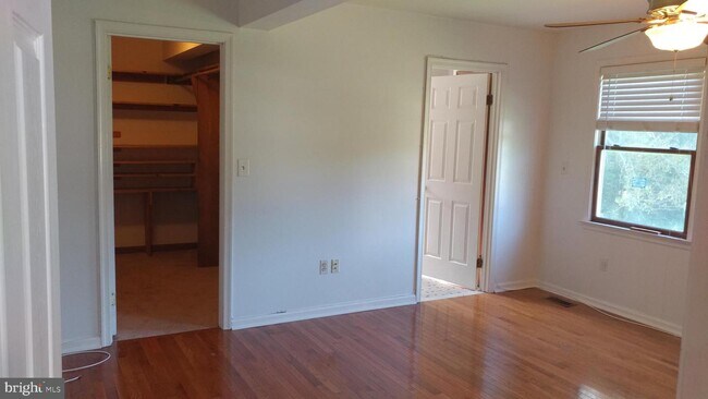 Building Photo - 6919 Taylor Manor Ave