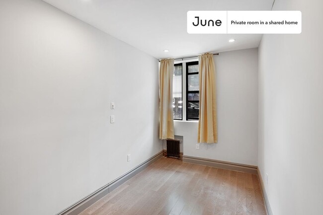 Building Photo - Room in Shared 3 bed/1 bath home